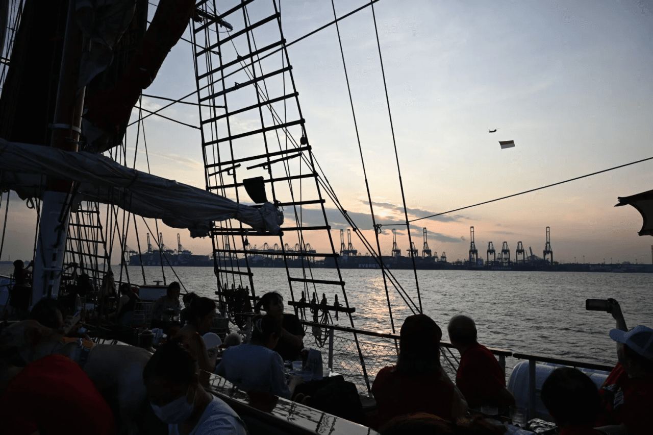 The Royal Albatross - Luxury Tall Ship Cruise Ticket - image 31